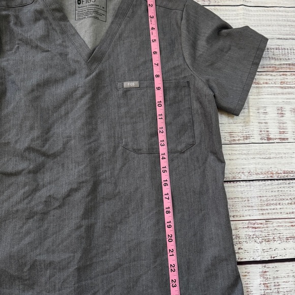 FIGS Scrub Set – Catarina Top + Joggers | Women’s Medium Graphite Gray - Picture 6 of 14